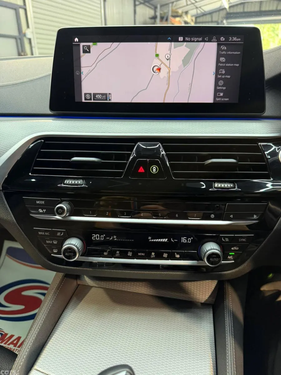 BMW 5-Series Saloon, Petrol Hybrid, 2019, White