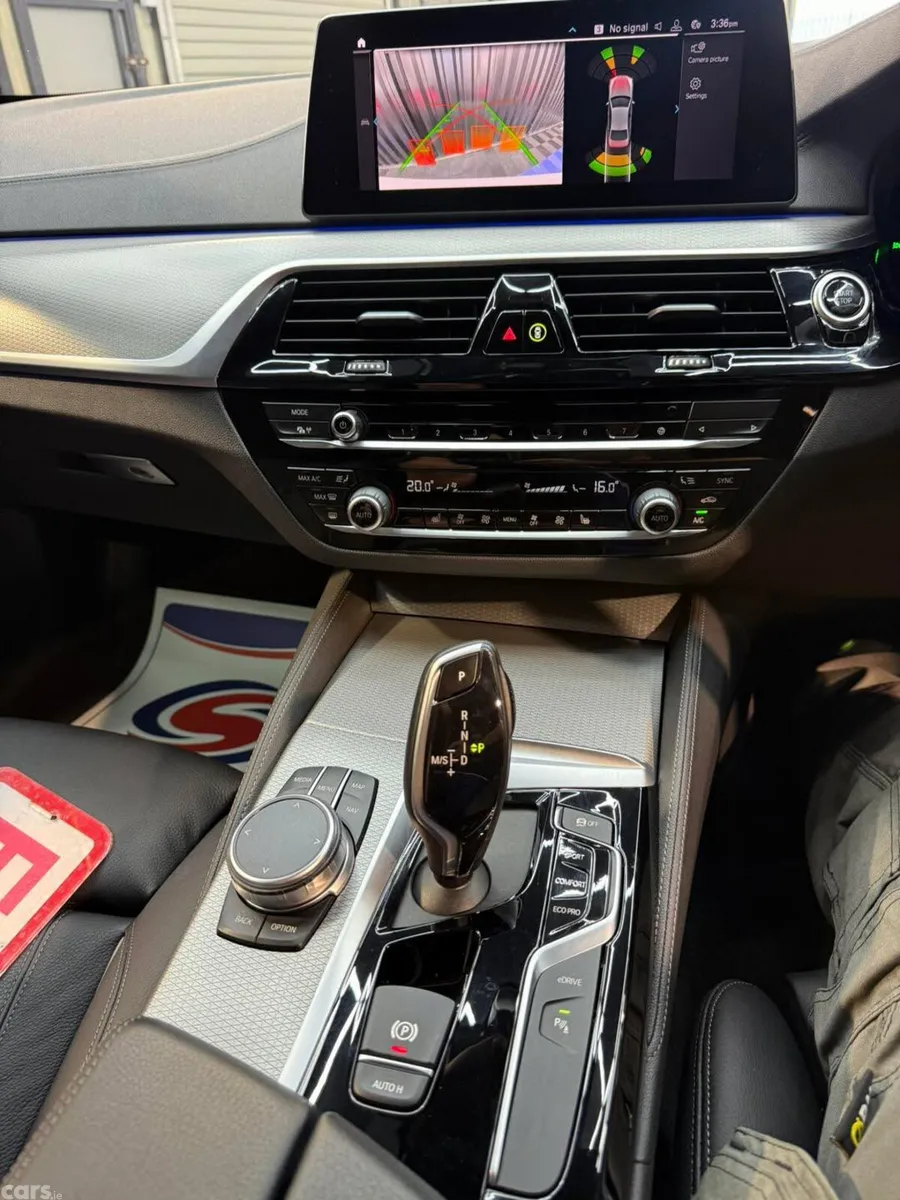 BMW 5-Series Saloon, Petrol Hybrid, 2019, White