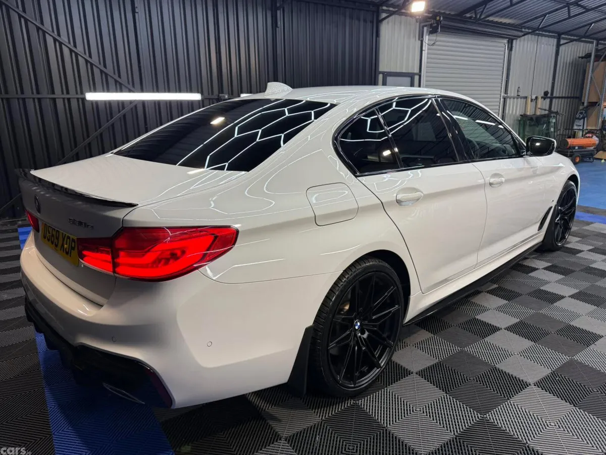 BMW 5-Series Saloon, Petrol Hybrid, 2019, White