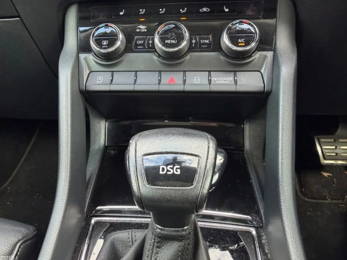 Skoda Karoq SUV, Diesel, 2019, Grey