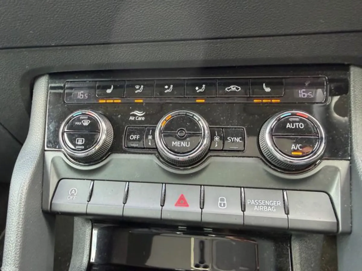 Skoda Karoq SUV, Diesel, 2019, Grey