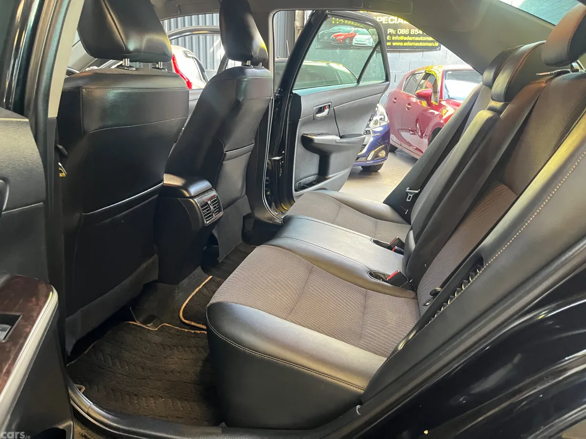 Toyota Camry Saloon, Petrol Hybrid, 2015, Black
