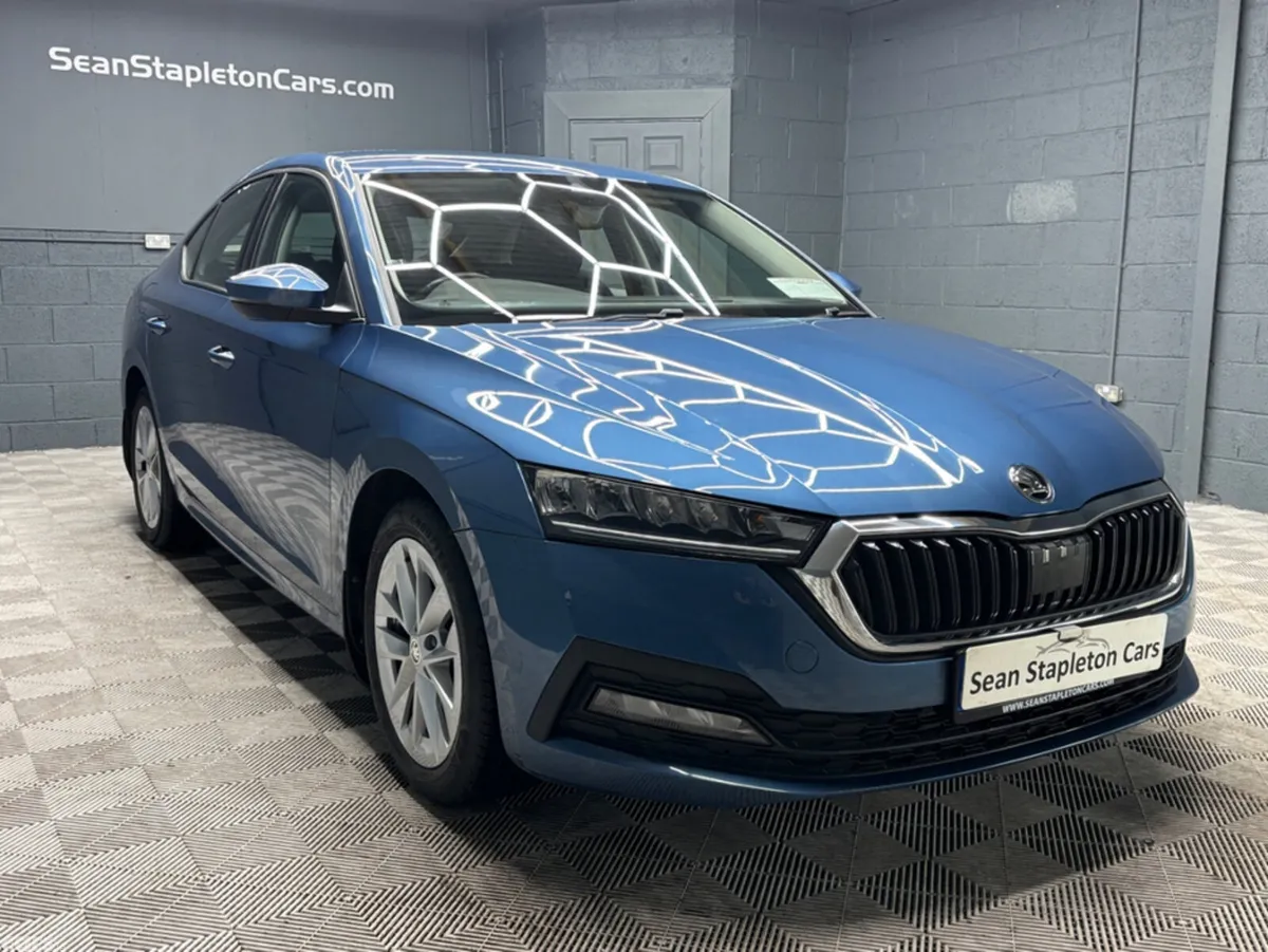 Skoda Octavia Hatchback, Petrol, 2021, Blue