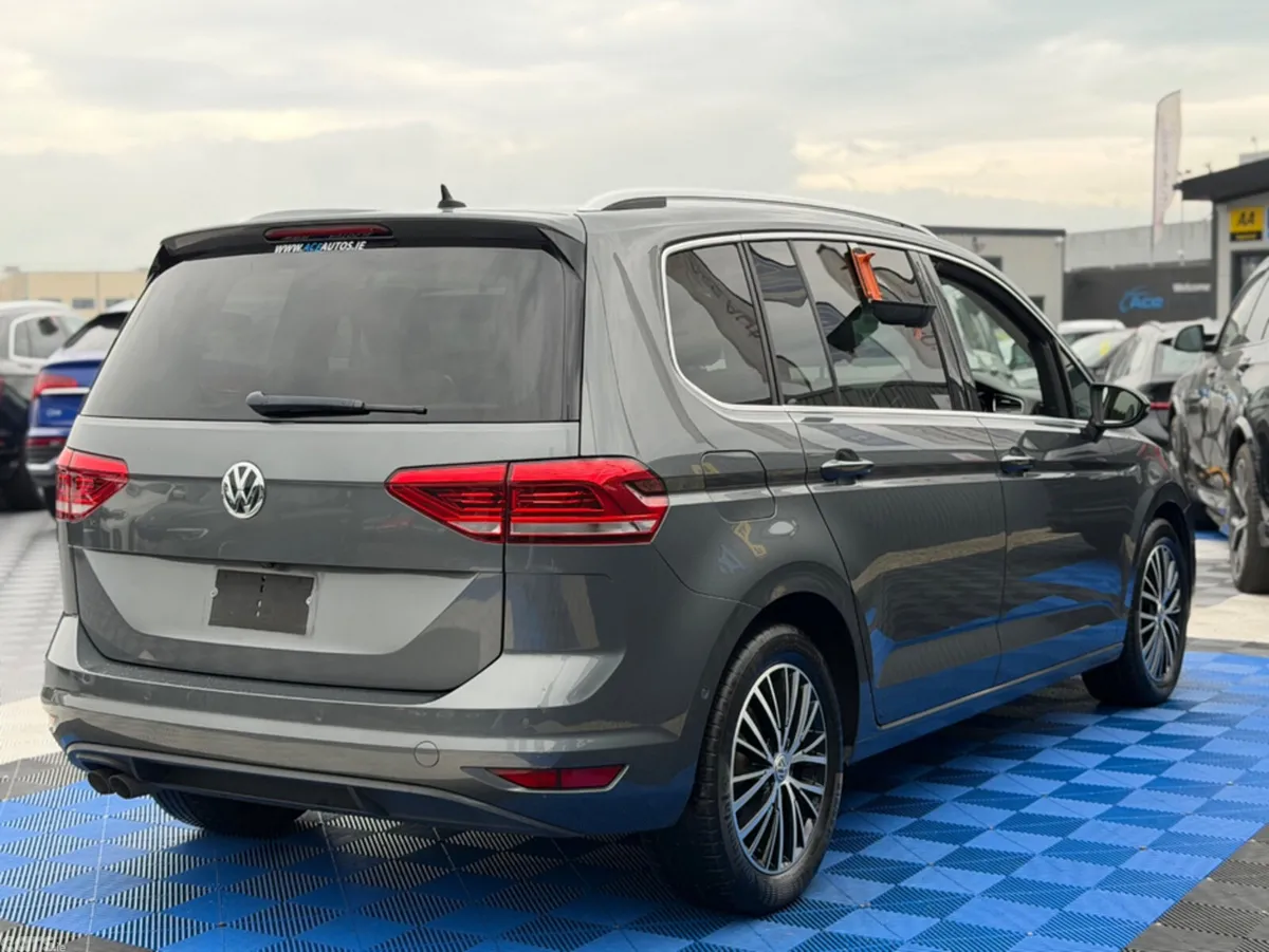 Volkswagen Touran MPV, Diesel, 2018, Grey