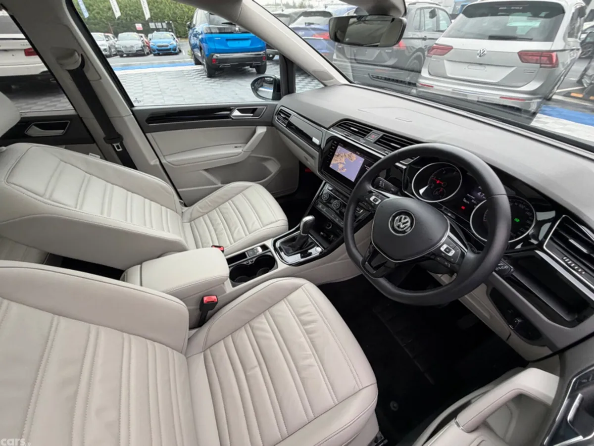 Volkswagen Touran MPV, Diesel, 2018, Grey