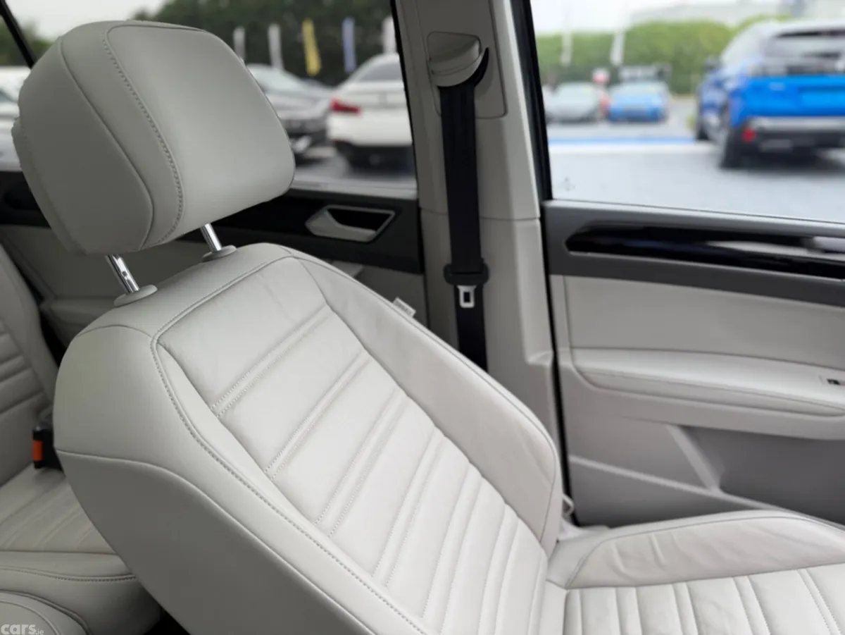 Volkswagen Touran MPV, Diesel, 2018, Grey