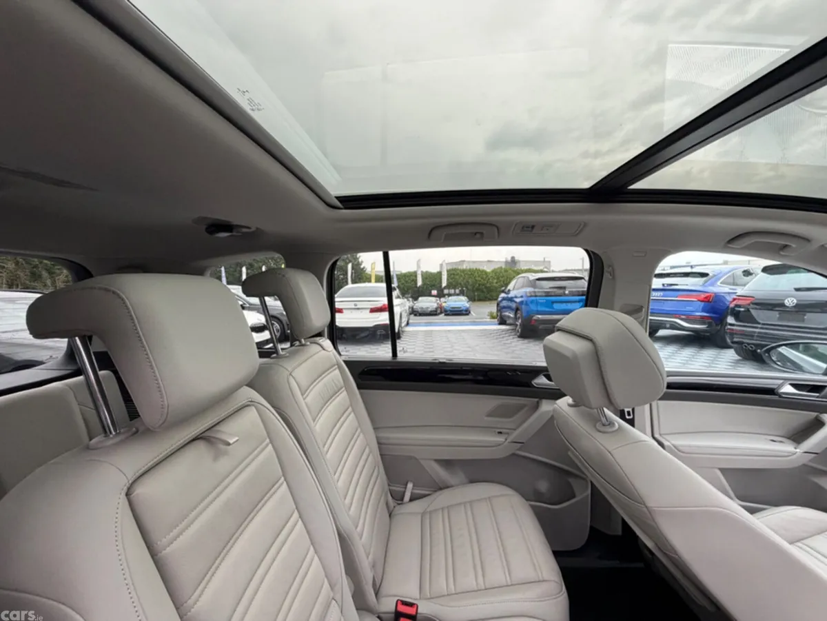 Volkswagen Touran MPV, Diesel, 2018, Grey