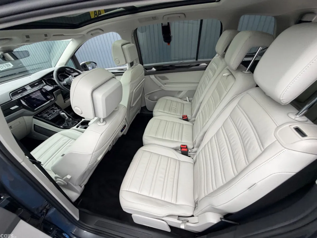 Volkswagen Touran MPV, Diesel, 2018, Grey