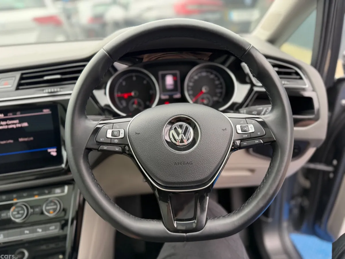 Volkswagen Touran MPV, Diesel, 2018, Grey