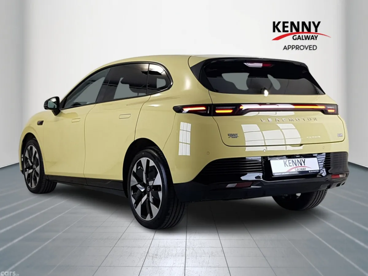 Leapmotor B05 Hatchback, Electric, 2026, Yellow