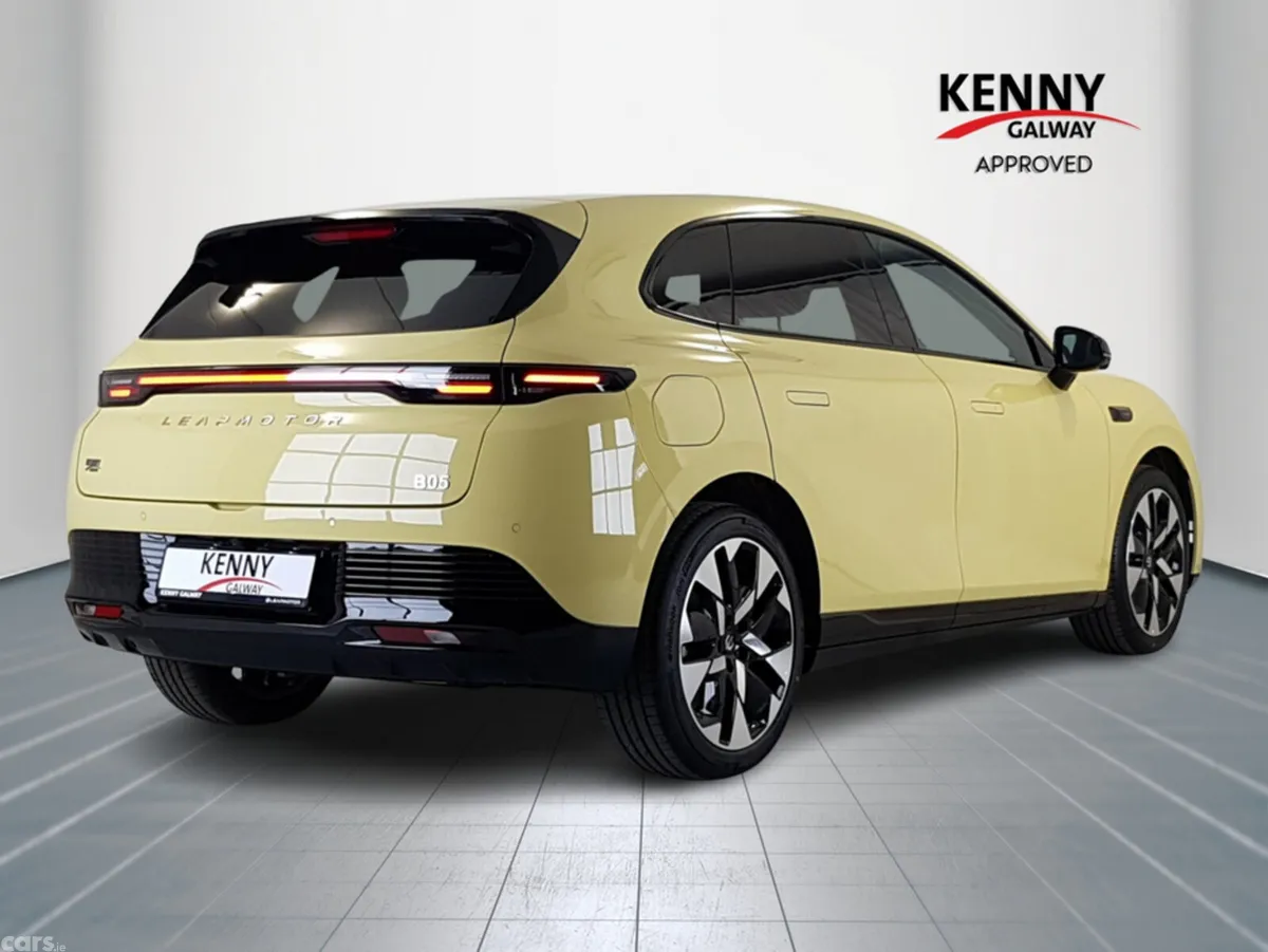 Leapmotor B05 Hatchback, Electric, 2026, Yellow