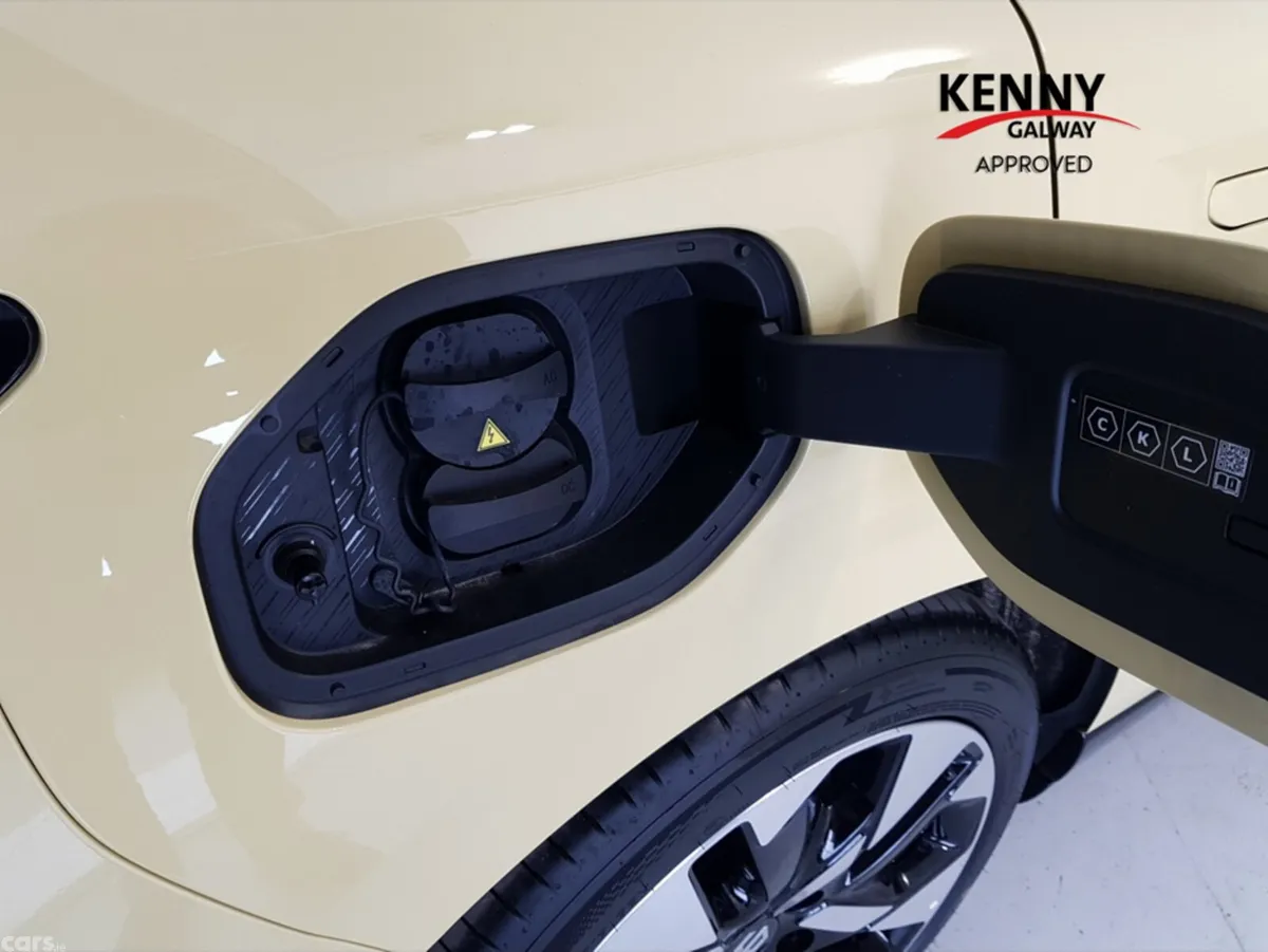 Leapmotor B05 Hatchback, Electric, 2026, Yellow