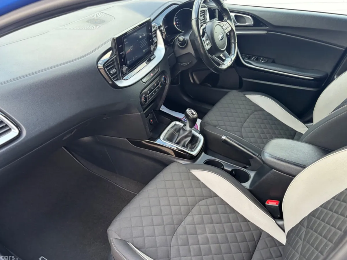 Kia Ceed Hatchback, Diesel, 2020, Blue