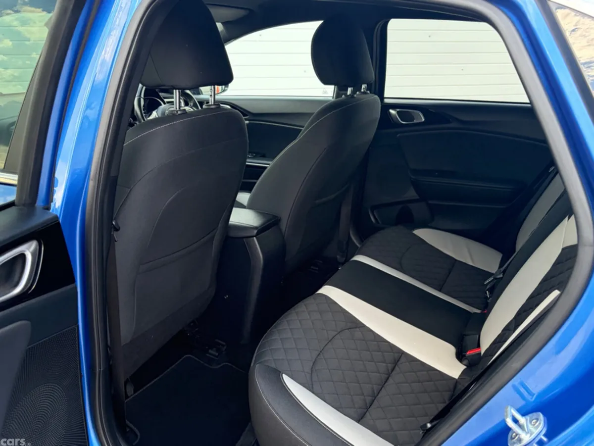 Kia Ceed Hatchback, Diesel, 2020, Blue