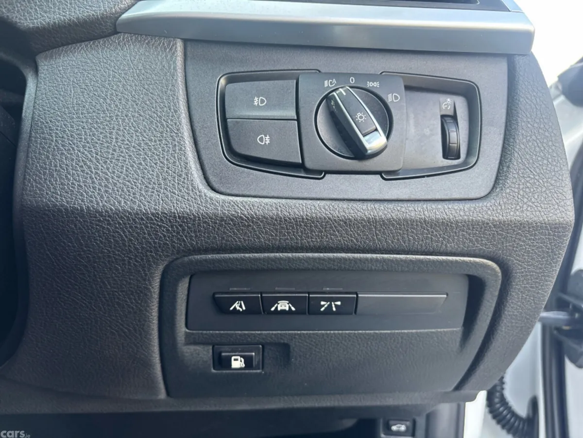 BMW 3-Series Saloon, Petrol Hybrid, 2018, White