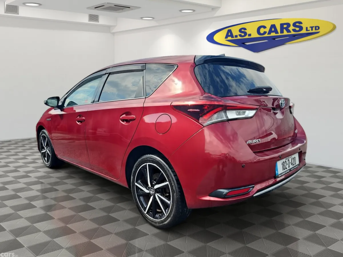 Toyota Auris Hatchback, Petrol Hybrid, 2018, Red