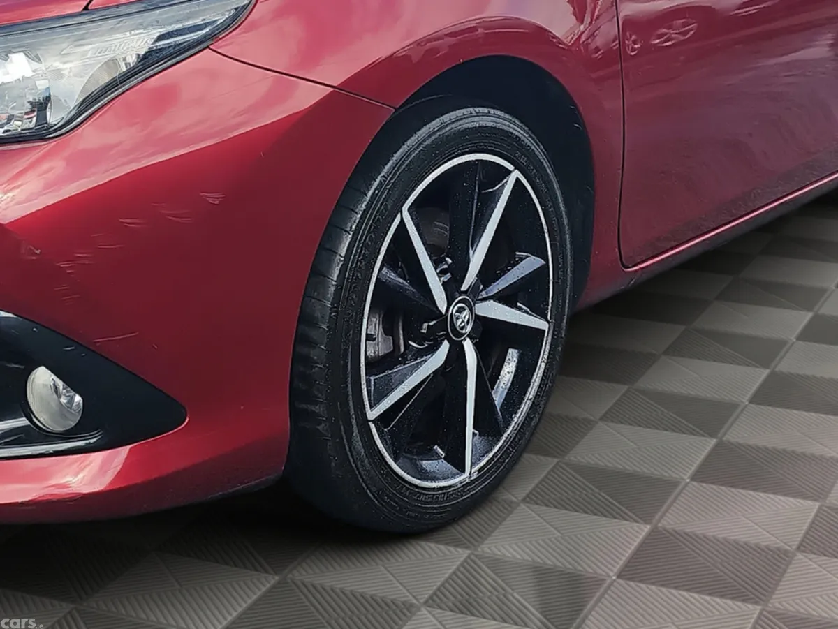 Toyota Auris Hatchback, Petrol Hybrid, 2018, Red