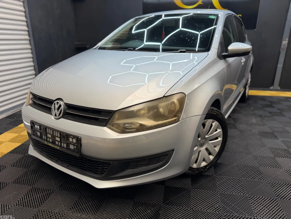 Volkswagen Polo Hatchback, Petrol, 2010, Silver
