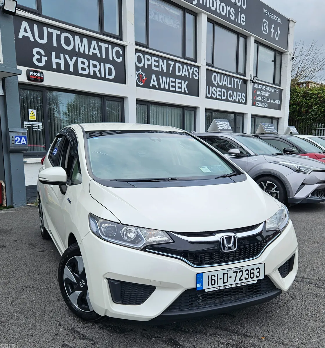 Honda Fit Hatchback, Petrol Hybrid, 2016, White