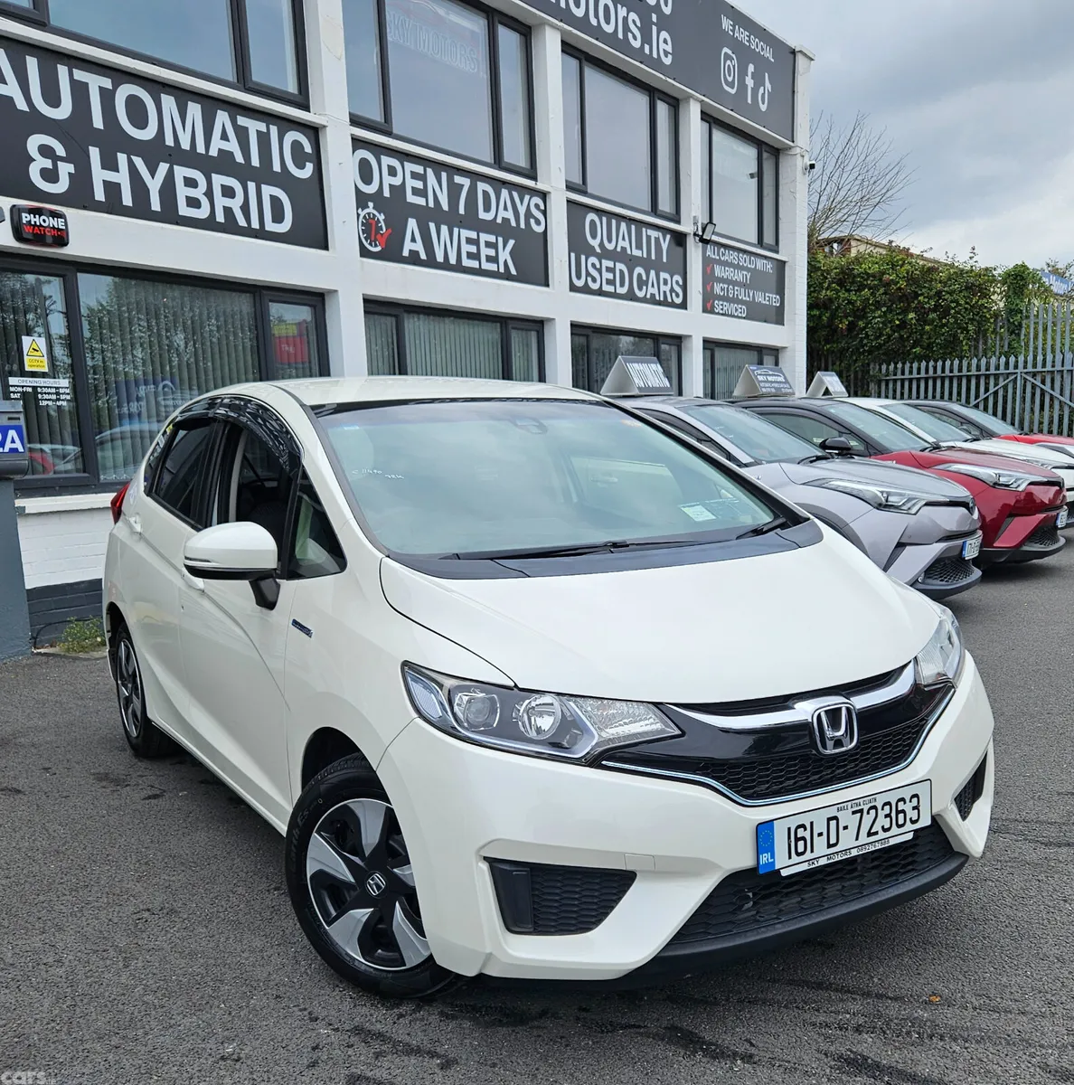 Honda Fit Hatchback, Petrol Hybrid, 2016, White