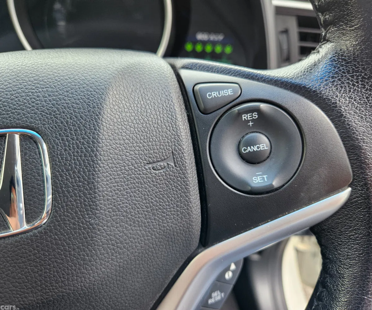 Honda Fit Hatchback, Petrol Hybrid, 2016, White