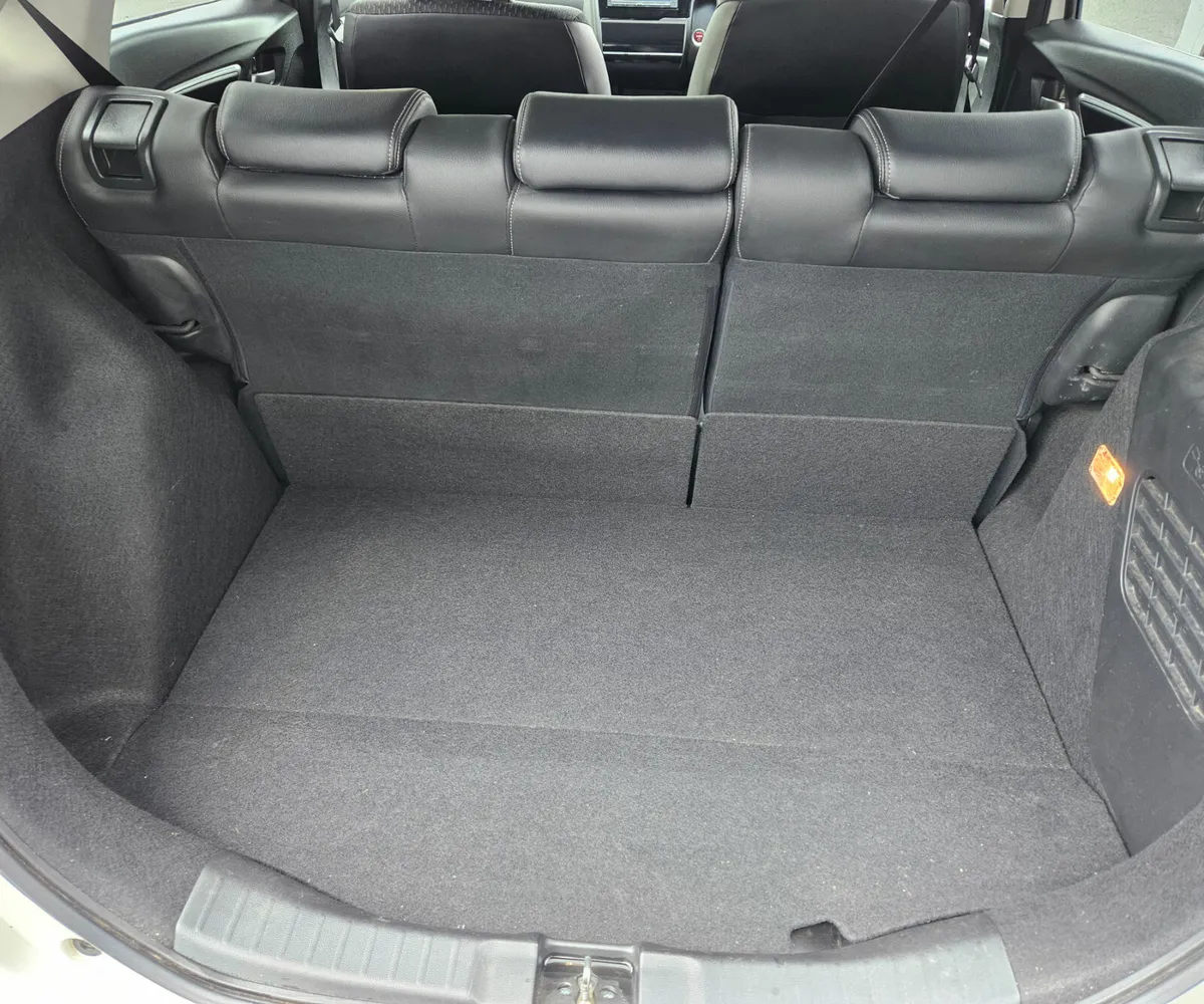 Honda Fit Hatchback, Petrol Hybrid, 2016, White