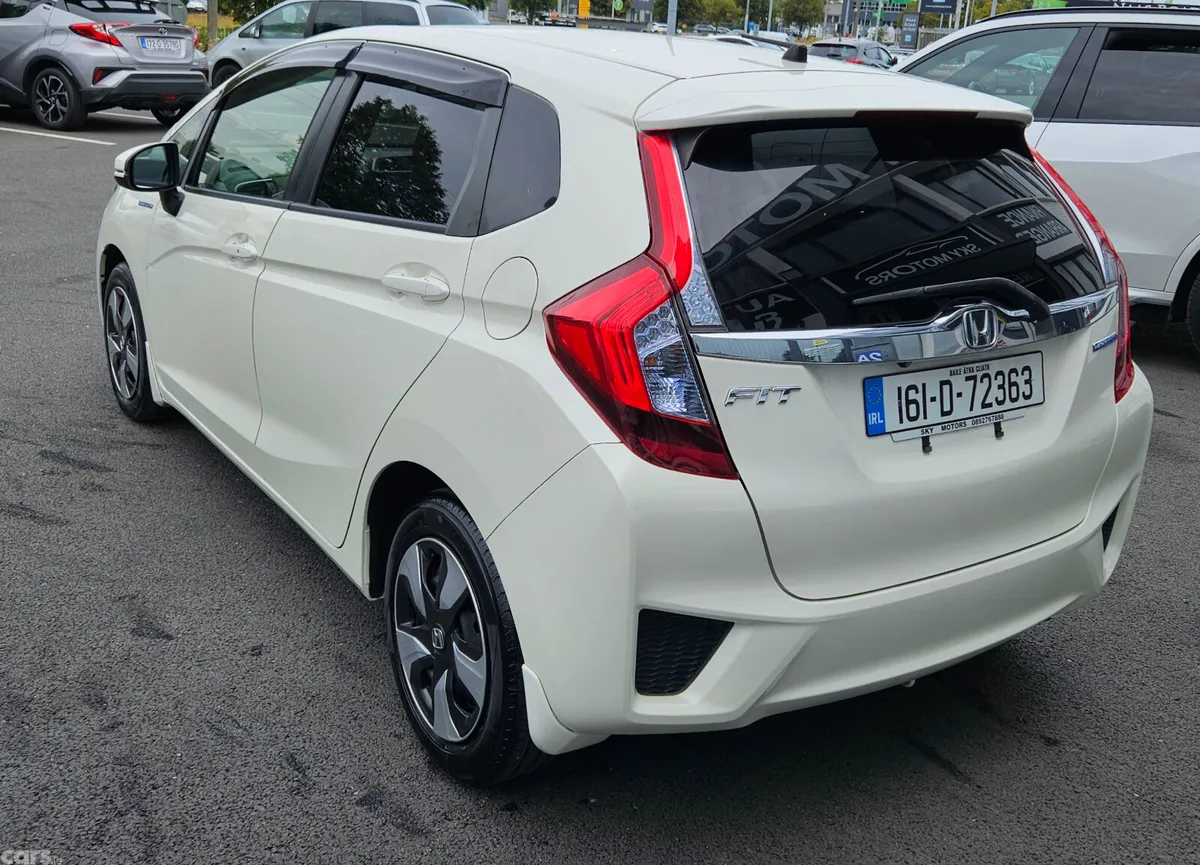 Honda Fit Hatchback, Petrol Hybrid, 2016, White