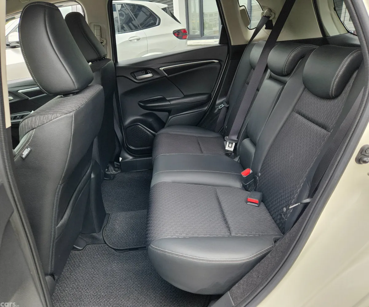 Honda Fit Hatchback, Petrol Hybrid, 2016, White
