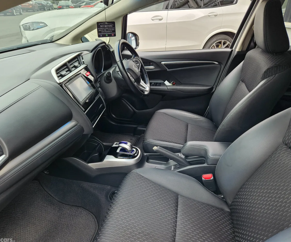 Honda Fit Hatchback, Petrol Hybrid, 2016, White