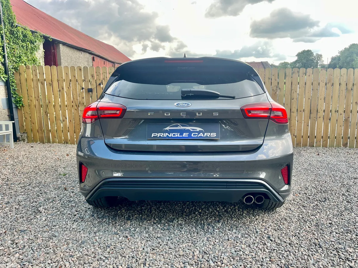 Ford Focus Hatchback, Petrol, 2022, Grey