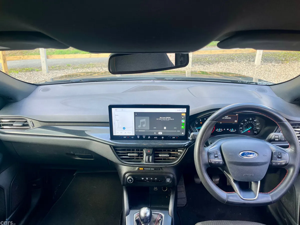 Ford Focus Hatchback, Petrol, 2022, Grey