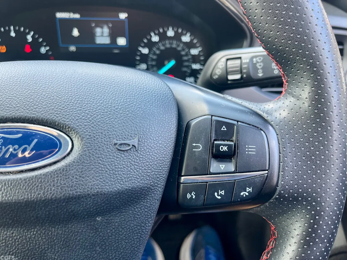 Ford Focus Hatchback, Petrol, 2022, Grey