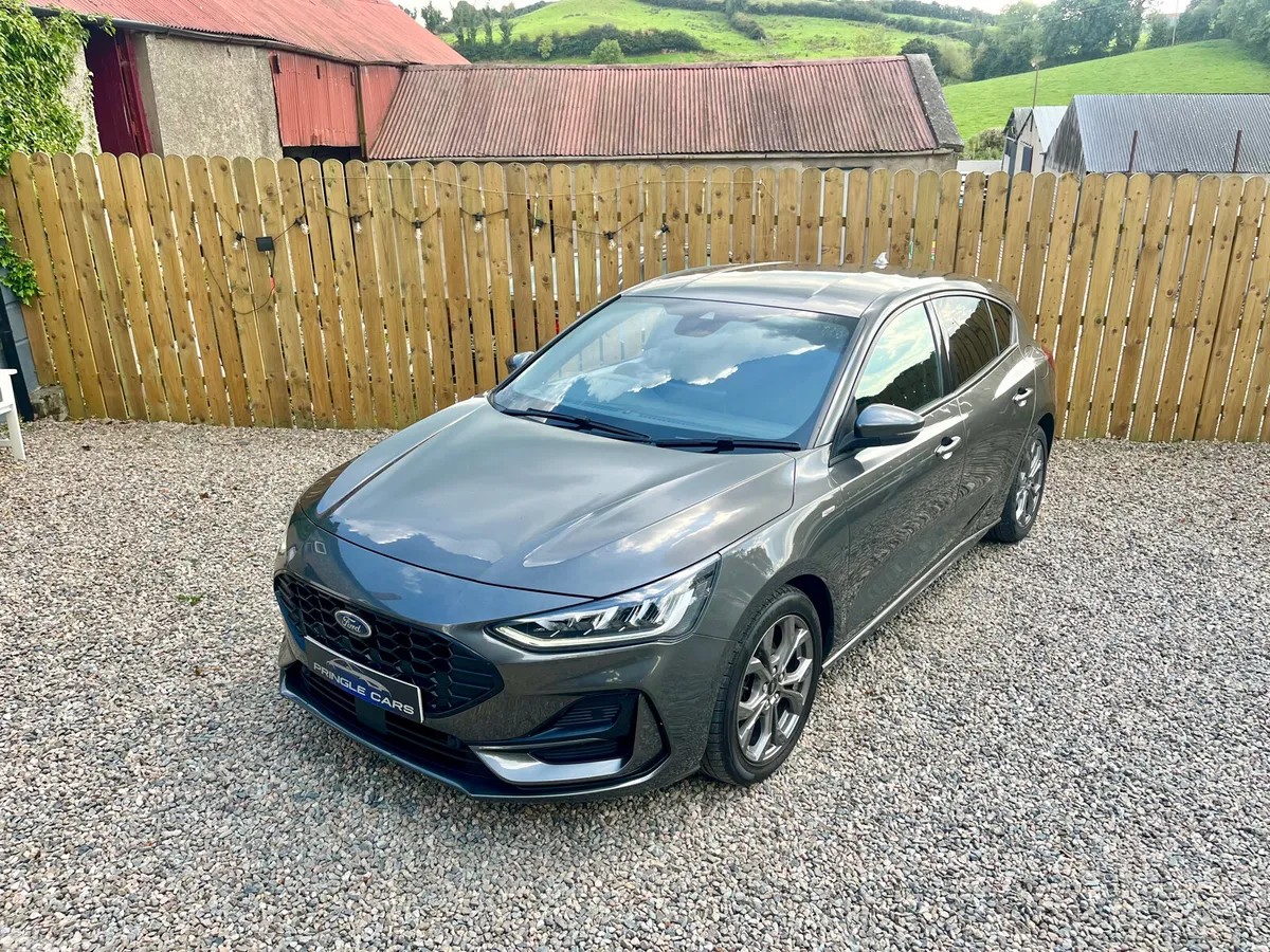 Ford Focus Hatchback, Petrol, 2022, Grey