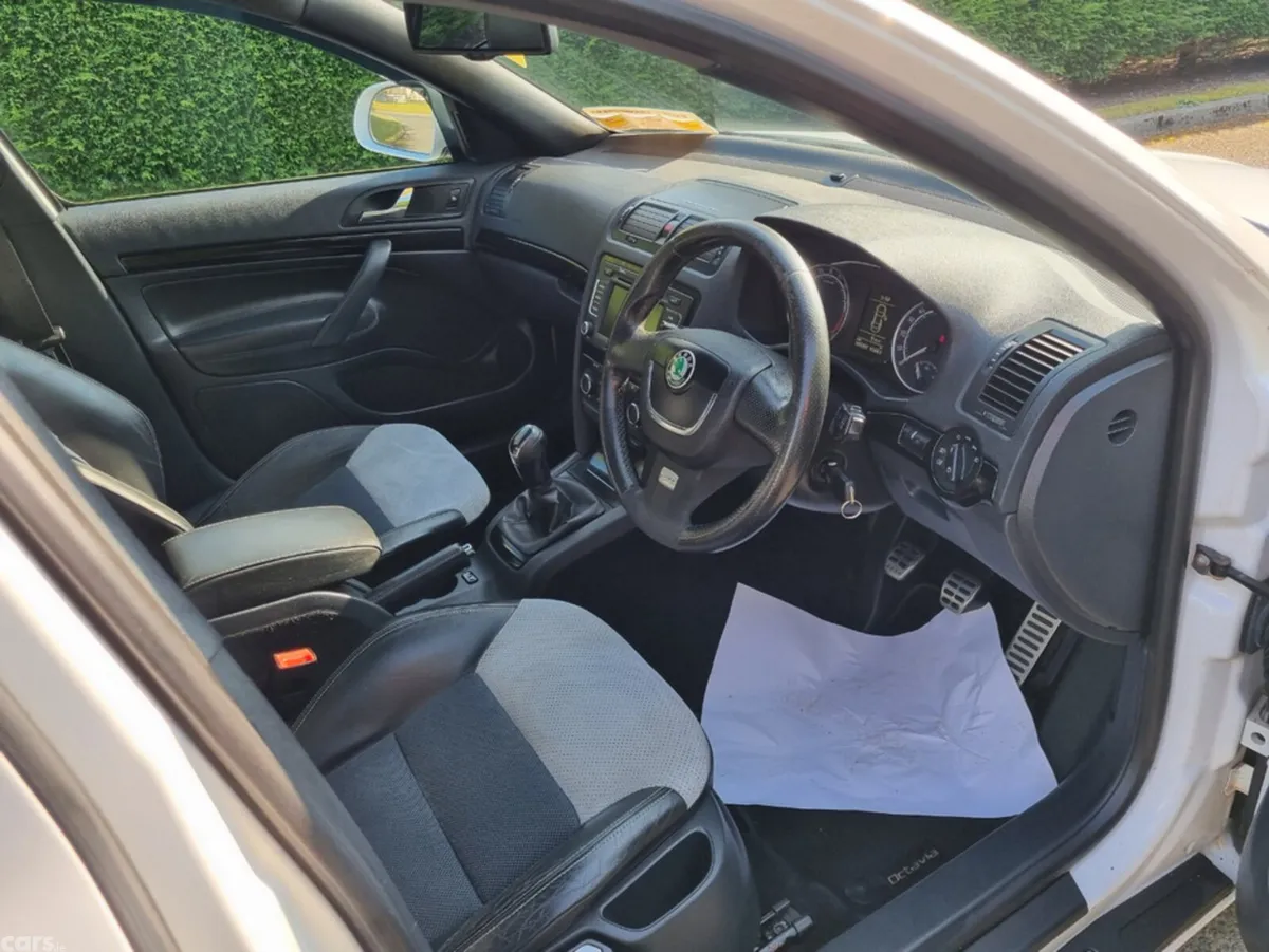 Skoda Octavia Hatchback, Diesel, 2012, White