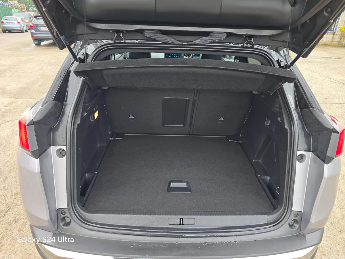 Peugeot 3008 MPV, Diesel, 2024, Grey