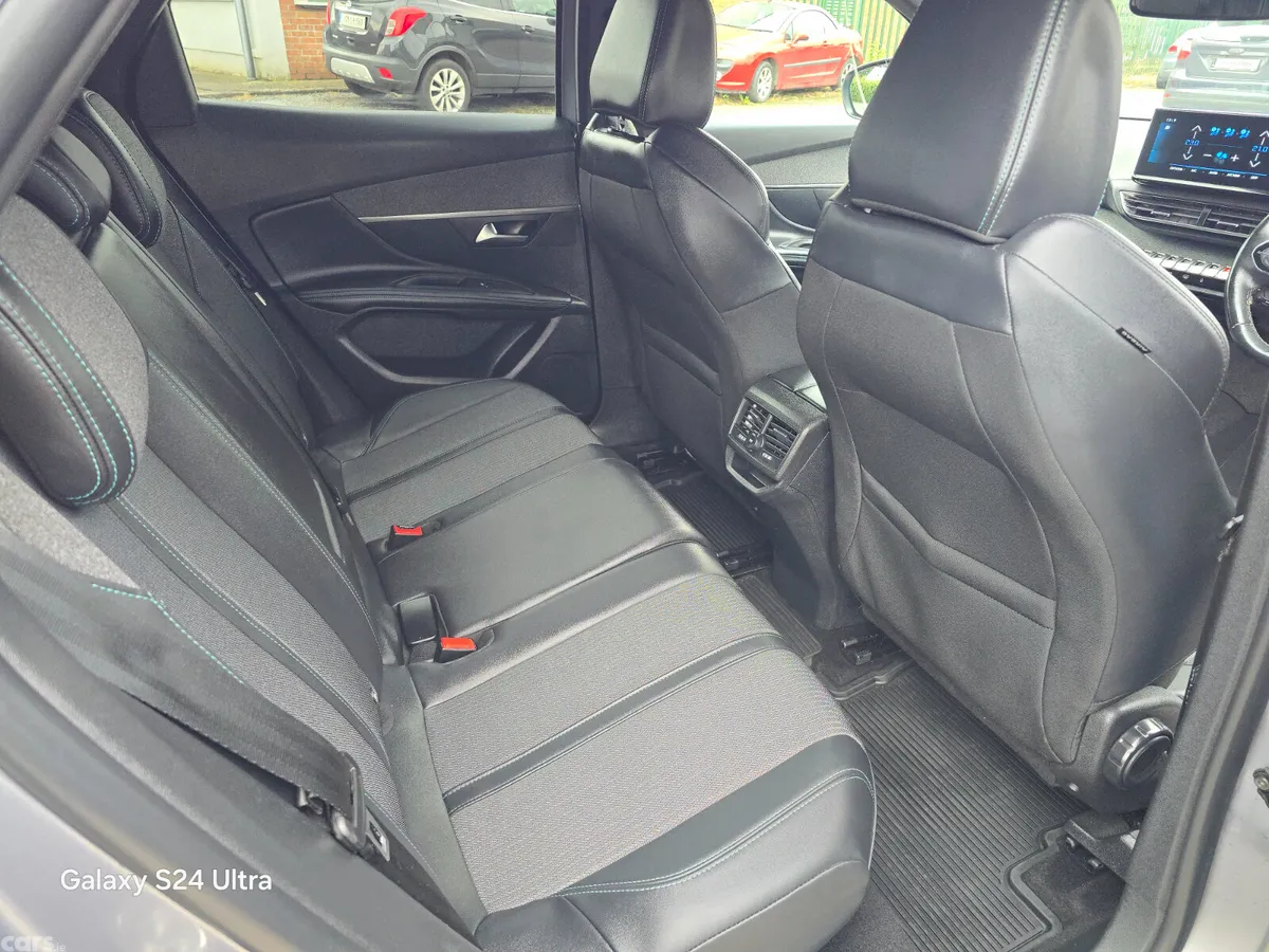Peugeot 3008 MPV, Diesel, 2024, Grey