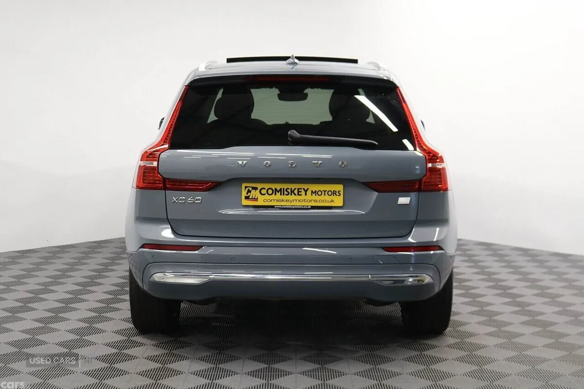 Volvo XC60 SUV, Petrol Hybrid, 2023, Grey
