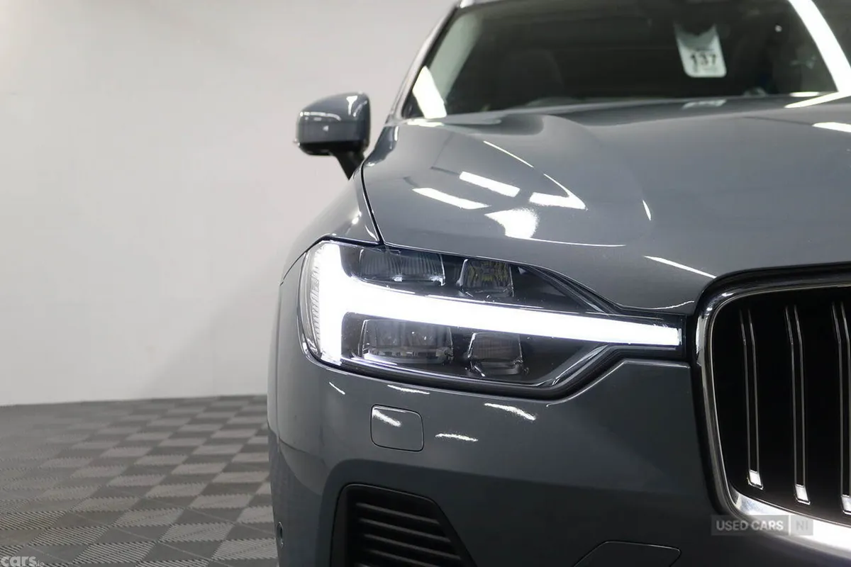 Volvo XC60 SUV, Petrol Hybrid, 2023, Grey