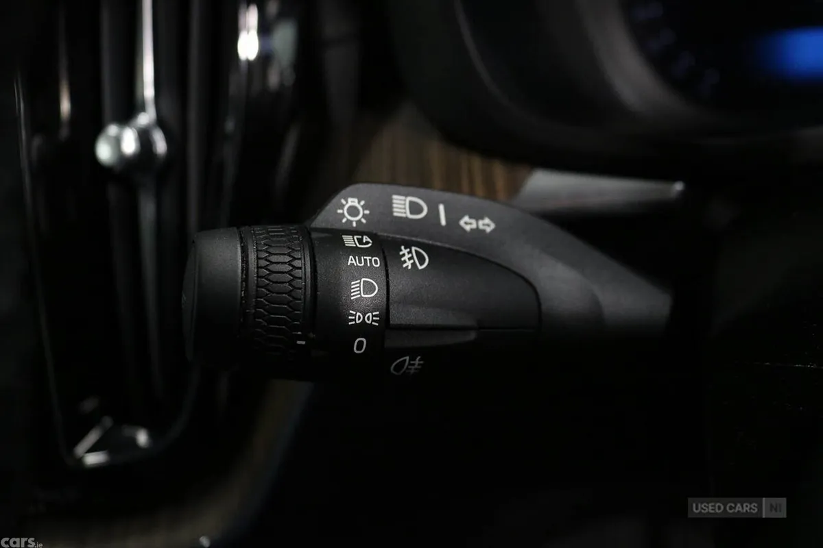 Volvo XC60 SUV, Petrol Hybrid, 2023, Grey