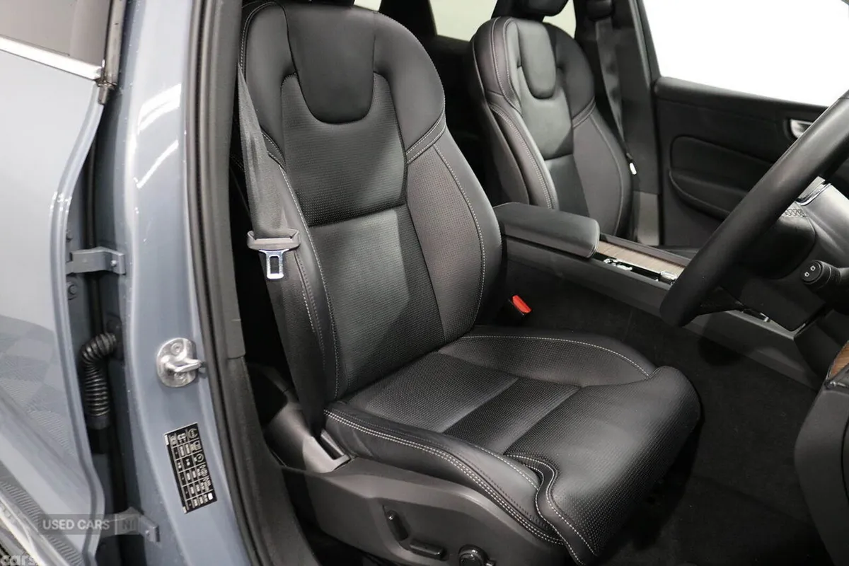 Volvo XC60 SUV, Petrol Hybrid, 2023, Grey