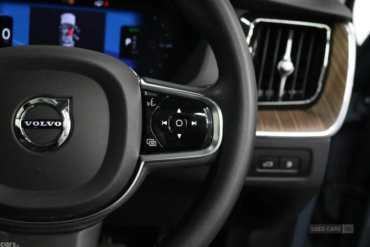 Volvo XC60 SUV, Petrol Hybrid, 2023, Grey