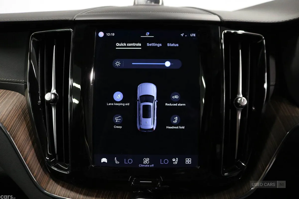 Volvo XC60 SUV, Petrol Hybrid, 2023, Grey