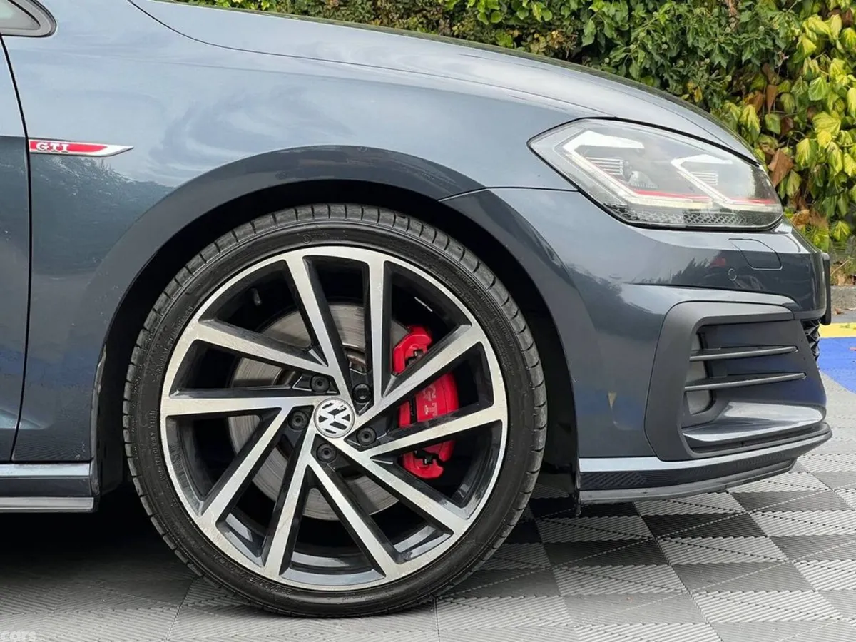 Volkswagen Golf Hatchback, Petrol, 2019, Grey