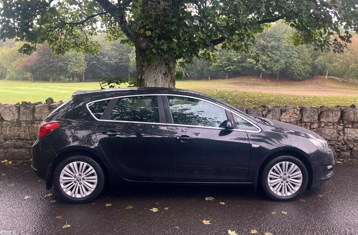 Opel Astra Hatchback, Diesel, 2015, Black