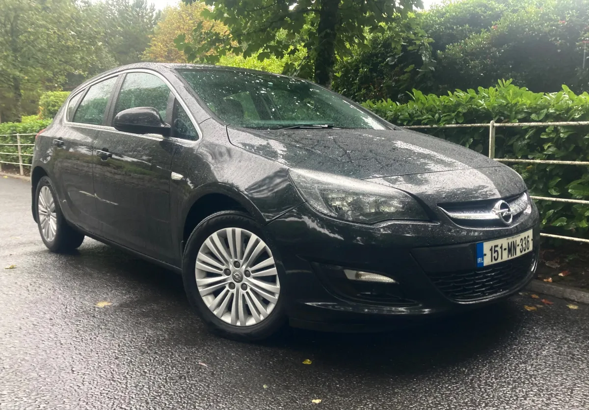 Opel Astra Hatchback, Diesel, 2015, Black