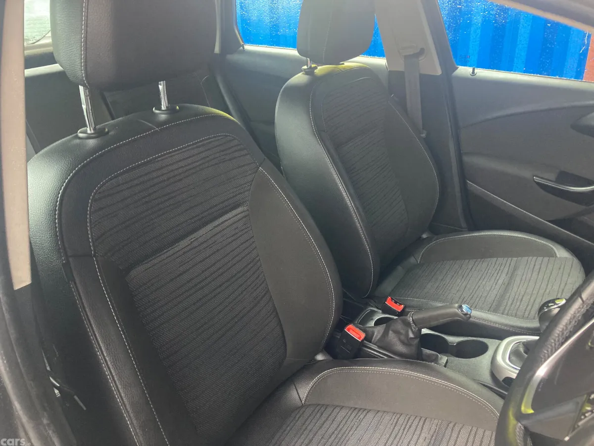 Opel Astra Hatchback, Diesel, 2015, Black