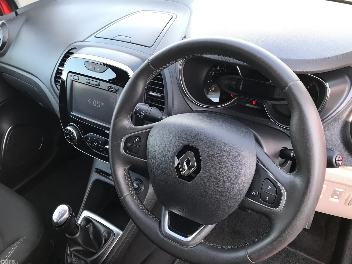 Renault Captur Hatchback, Diesel, 2019, Red