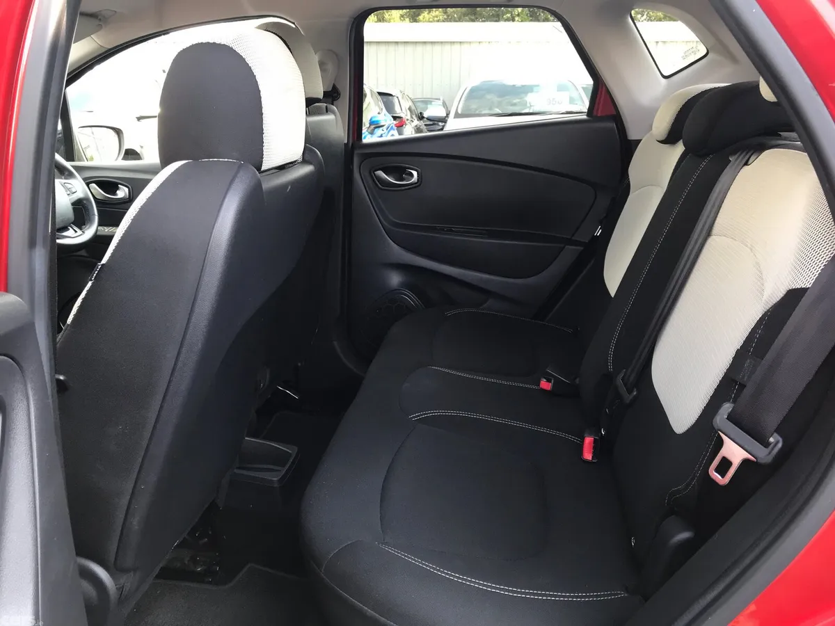Renault Captur Hatchback, Diesel, 2019, Red