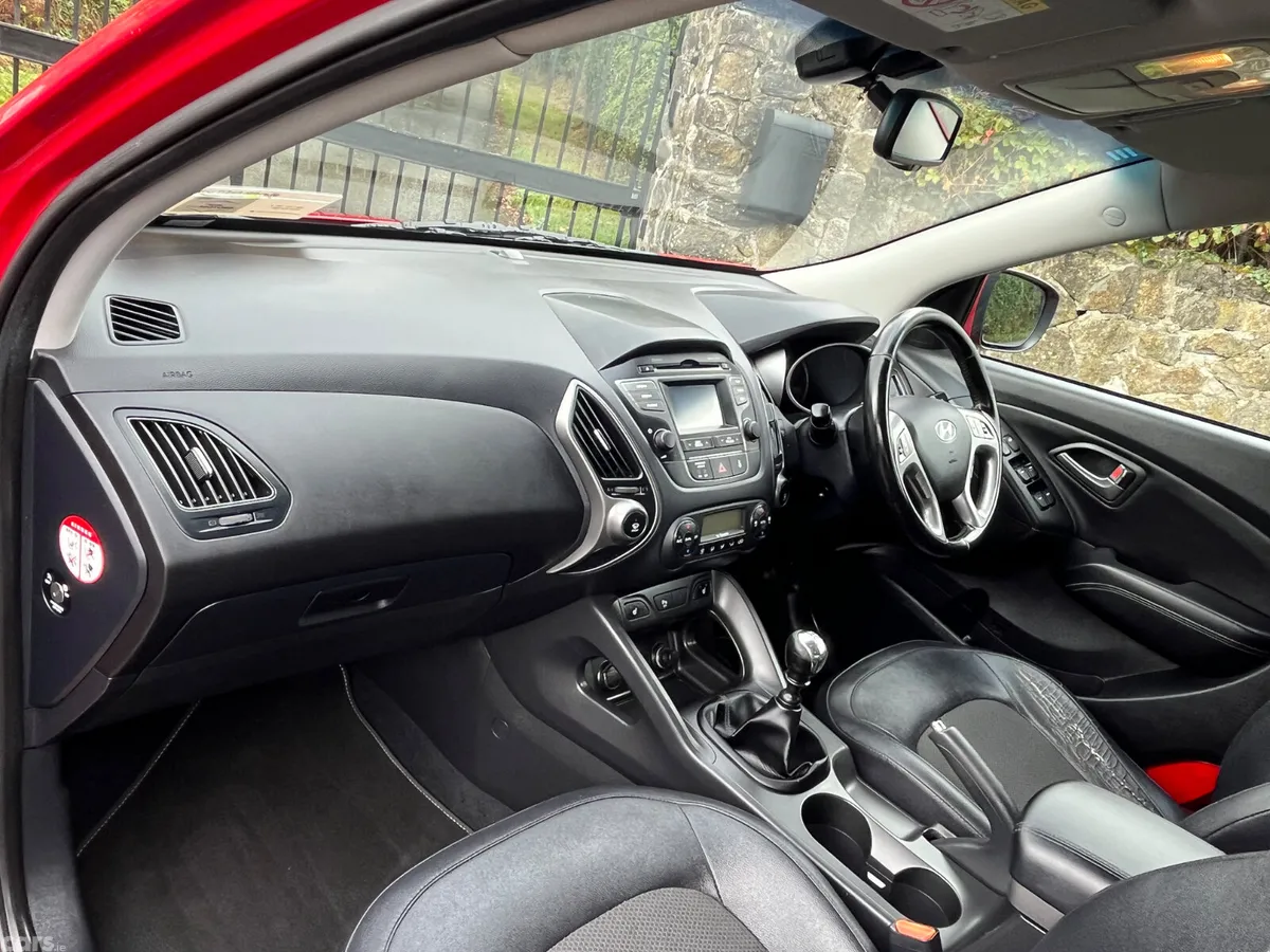 Hyundai ix35 SUV, Diesel, 2015, Red
