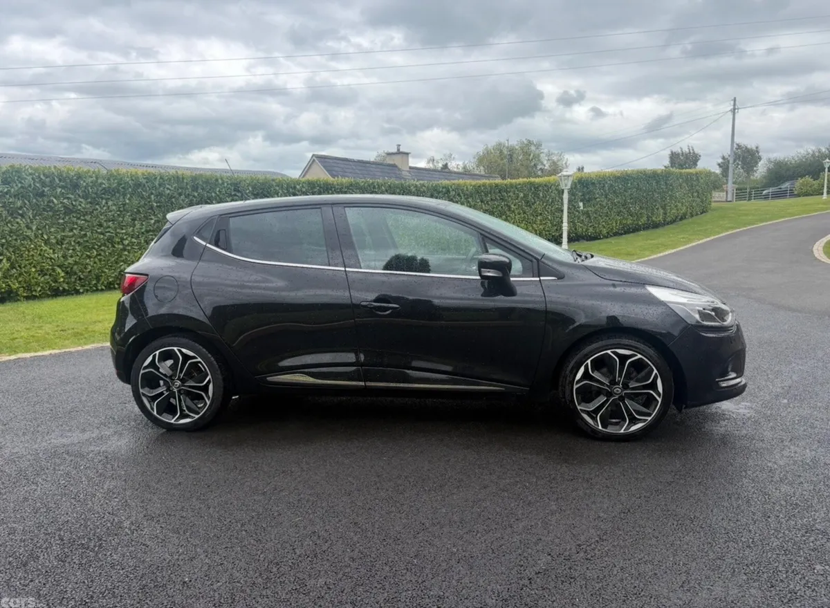Renault Clio Hatchback, Petrol, 2019, Black